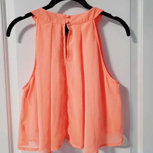 Coral Crop Top - Picture 2 of 3